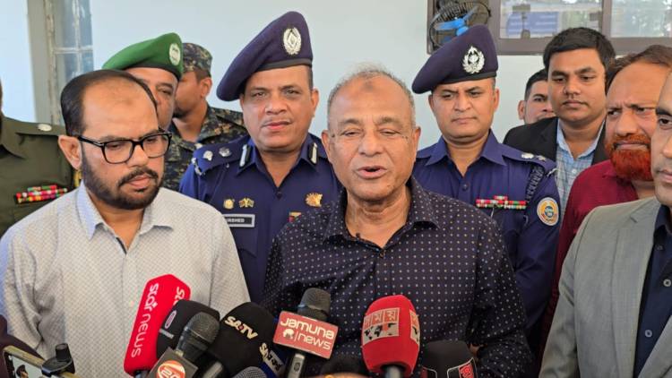 শেখ হাসিনার রায়কে কেন্দ্র করে সতর্ক আইনশৃঙ্খলা বাহিনী : স্বরাষ্ট্র উপদেষ্টা
