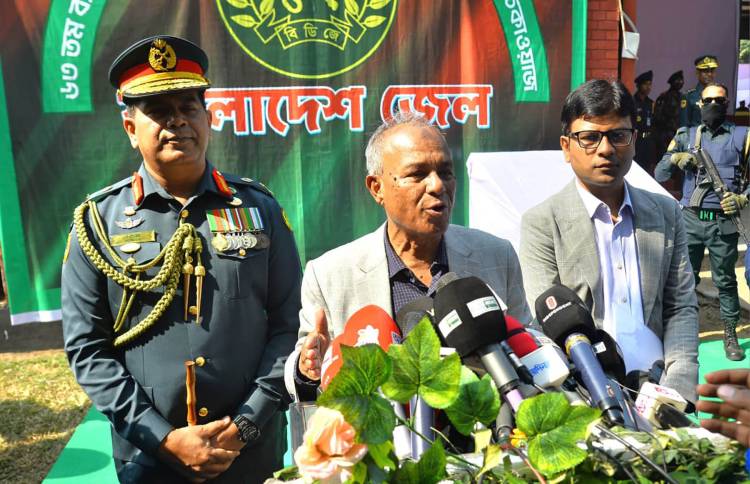 কারাগারে বন্দিদের নিরাপত্তারপাশাপাশি মানবাধিকার নিশ্চিত করতে হবে - স্বরাষ্ট্র উপদেষ্টা