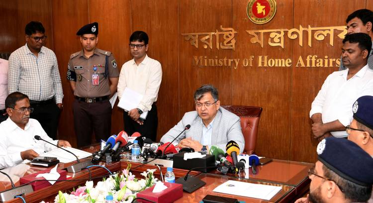 বেনজীর আহমেদকে দেশে ফিরিয়ে আনার প্রক্রিয়া অত্যন্ত দ্রুততার সাথে এগিয়ে চলছে --স্বরাষ্ট্রমন্ত্রী