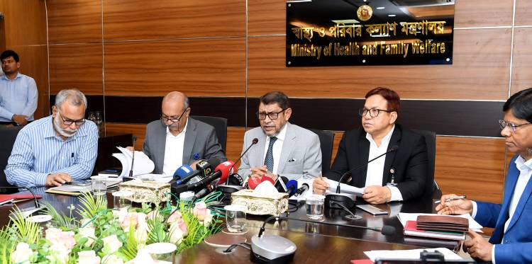বন্যাকবলিত জেলার স্বাস্থ্যকর্মীদের ছুটি বাতিল : স্বাস্থ্যমন্ত্রী