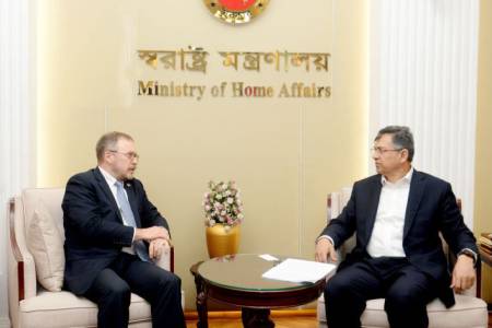 স্বরাষ্ট্রমন্ত্রীর সঙ্গে রাশিয়ার রাষ্ট্রদূতের সাক্ষাৎ 