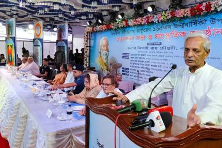 রবীন্দ্রসাহিত্য সমাজ থেকেঅন্ধকার দূর করার অন্যতম হাতিয়ার - সংস্কৃতি বিষয়ক মন্ত্রী
