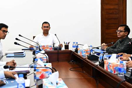 বন্ধ ও অলাভজনক কারখানায় বিনিয়োগ আকৃষ্ট করতে রোড শো করবে সরকার