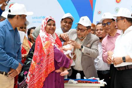 ২ কোটি ৪০ লাখ শিশুকে ভিটামিন ‘এ’ ক্যাপসুল খাওয়ানোর লক্ষ্যে ক্যাম্পেইন - স্বাস্থ্যমন্ত্রী
