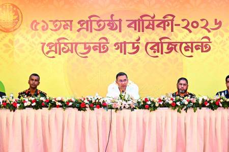নিরাপত্তা কৌশলে সরকারপ্রধানকে জনগণ থেকে দূরে না রাখতে পিজিআরের প্রতি আহ্বান প্রধানমন্ত্রীর