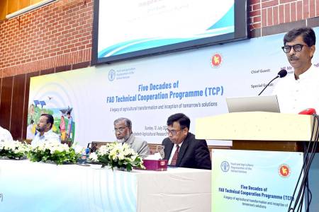 নিরাপদ খাদ্য উৎপাদন নিশ্চিত করতে উৎস পর্যায় থেকেই  কীটনাশকের মান নিয়ন্ত্রণ জোরদার করতে হবে  - কৃষিমন্ত্রী